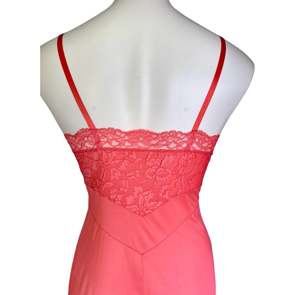 Vintage Vanity Fair 1970s Coral Pink Nylon Slip Lace Bodice Hem Size 32 - Picture 8 of 16